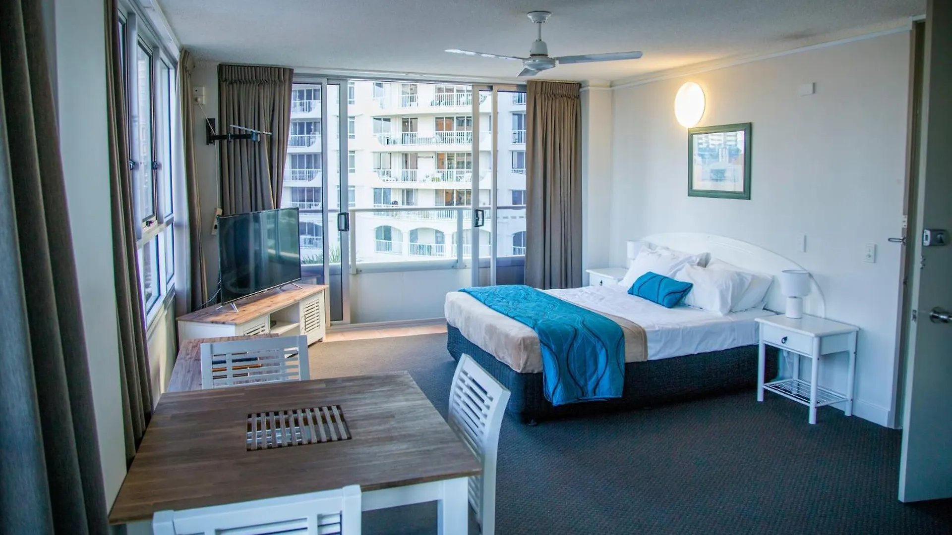 Chateau Beachside Resort Gold Coast 3*,  Australia